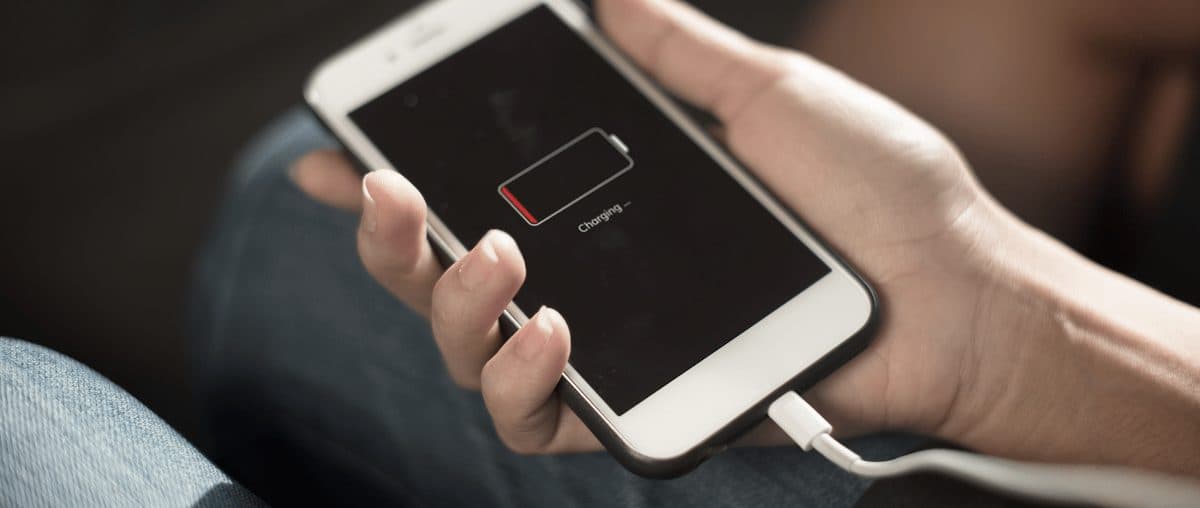 Sạc điện thoại đúng cách để pin bền lâu