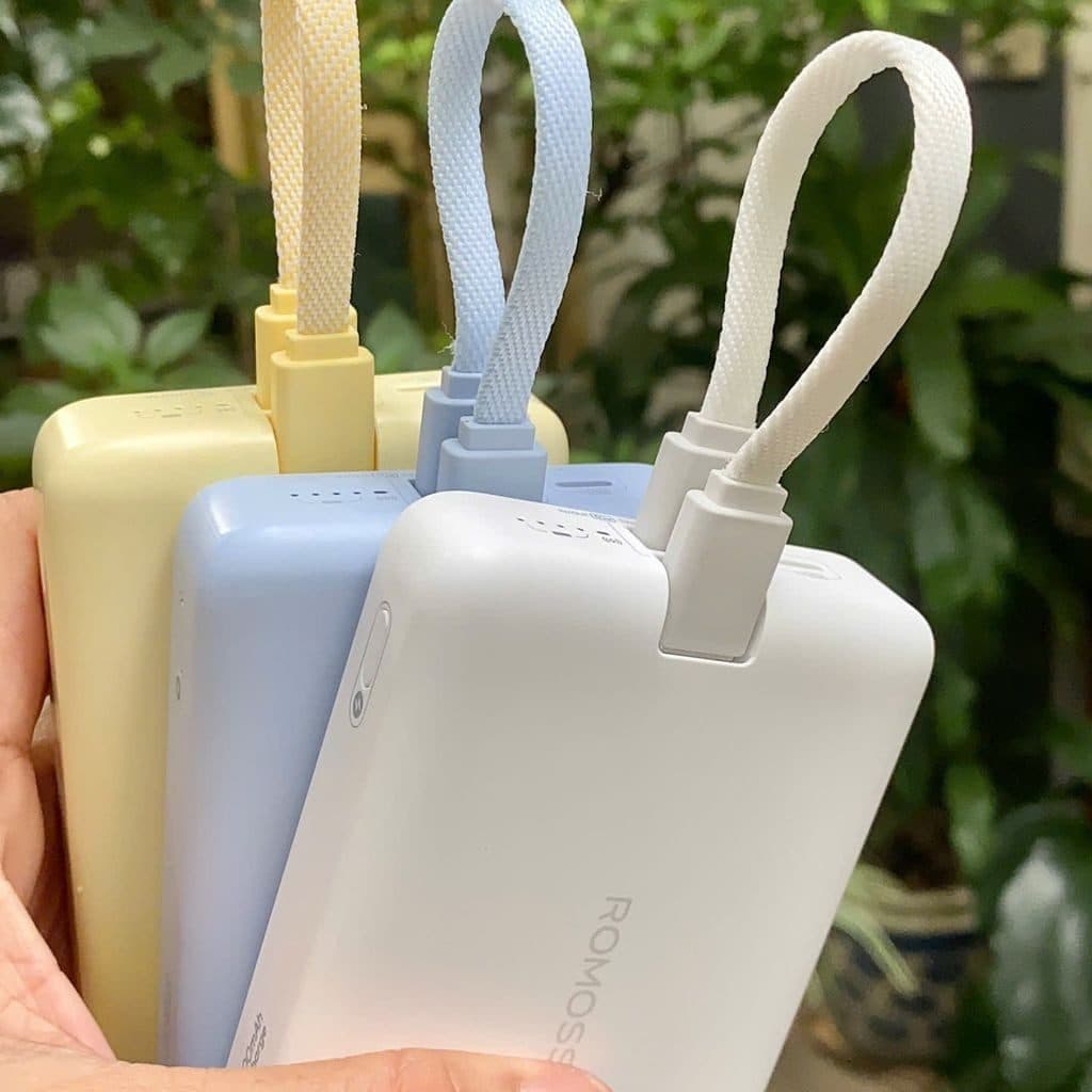 Sạc Dự Phòng ROMOSS 10000mAh 30W MagSafe - Tích hợp cáp C-L , Sẵn màu Xanh - Trắng