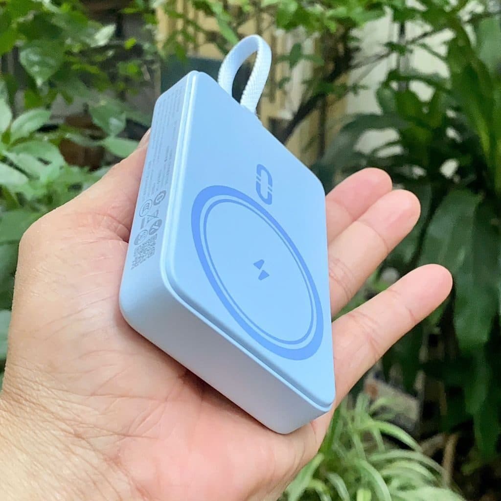 Sạc Dự Phòng ROMOSS 10000mAh 30W MagSafe - Tích hợp cáp C-L , Sẵn màu Xanh - Trắng