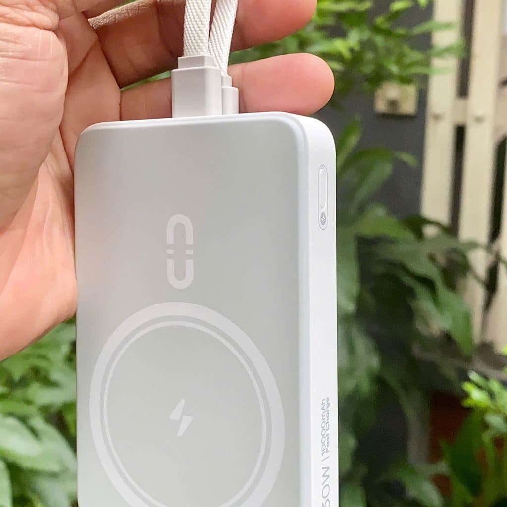 Sạc Dự Phòng ROMOSS 10000mAh 30W MagSafe - Tích hợp cáp C-L , Sẵn màu Xanh - Trắng