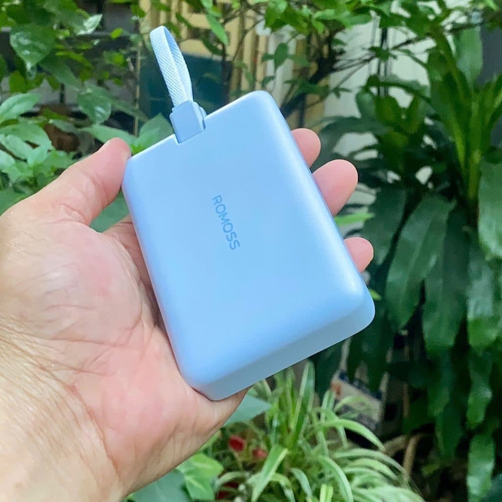 Sạc Dự Phòng ROMOSS 10000mAh 30W MagSafe - Tích hợp cáp C-L , Sẵn màu Xanh - Trắng
