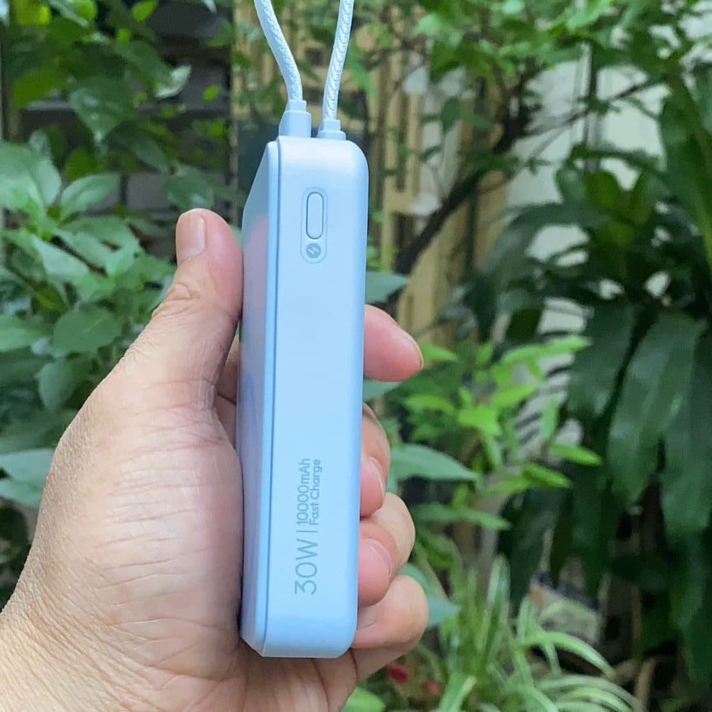 Sạc Dự Phòng ROMOSS 10000mAh 30W MagSafe - Tích hợp cáp C-L , Sẵn màu Xanh - Trắng
