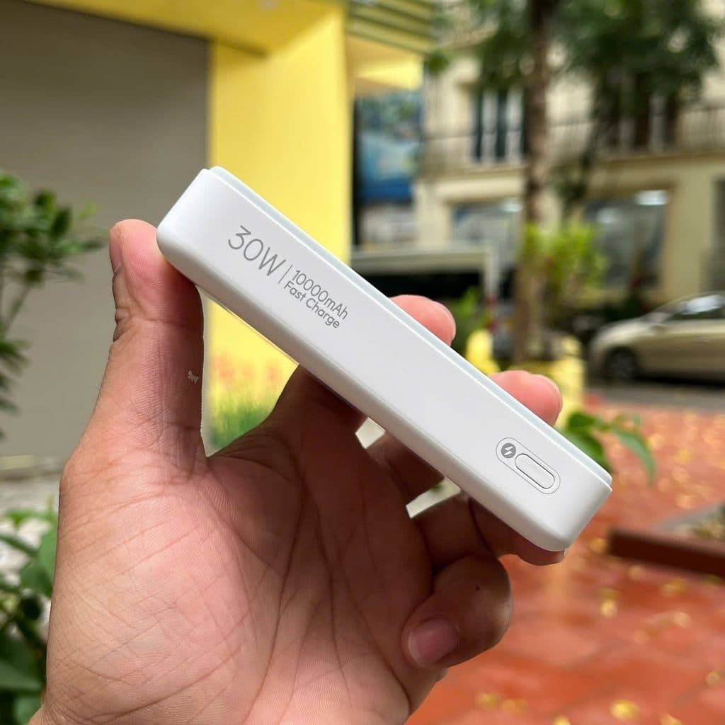 Sạc Dự Phòng ROMOSS 10000mAh 30W MagSafe - Tích hợp cáp C-L , Sẵn màu Xanh - Trắng