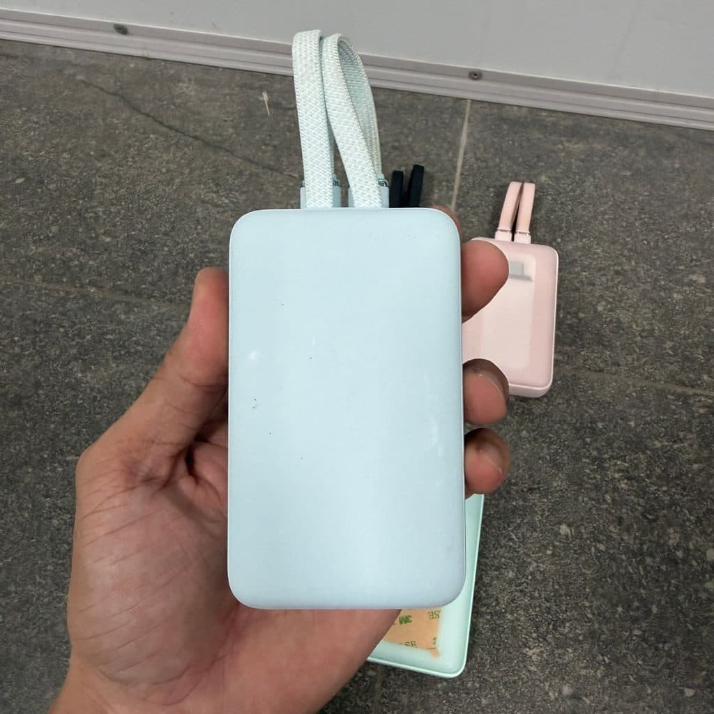 Pin dự phòng 10.000mAh hợp 2 cáp 1L 1C sạc nhanh 30w tích - ko hộp, chưa in logo ( nhà máy Anker )
