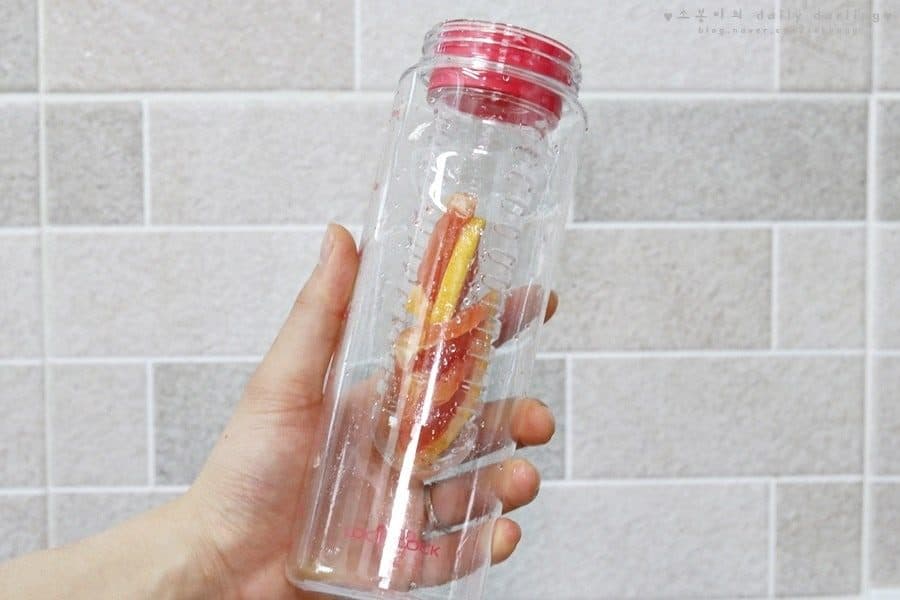 Bình nước cao cấp Lock&Lock 770ml HLC364, có lõi lọc trà, hoa quả detox