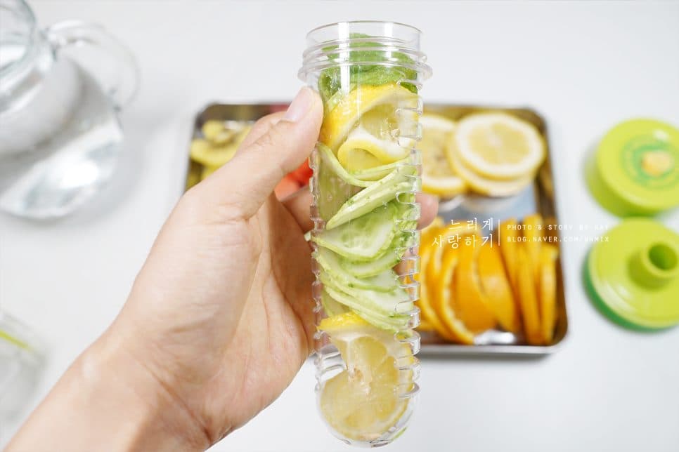 Bình nước cao cấp Lock&Lock 770ml HLC364, có lõi lọc trà, hoa quả detox