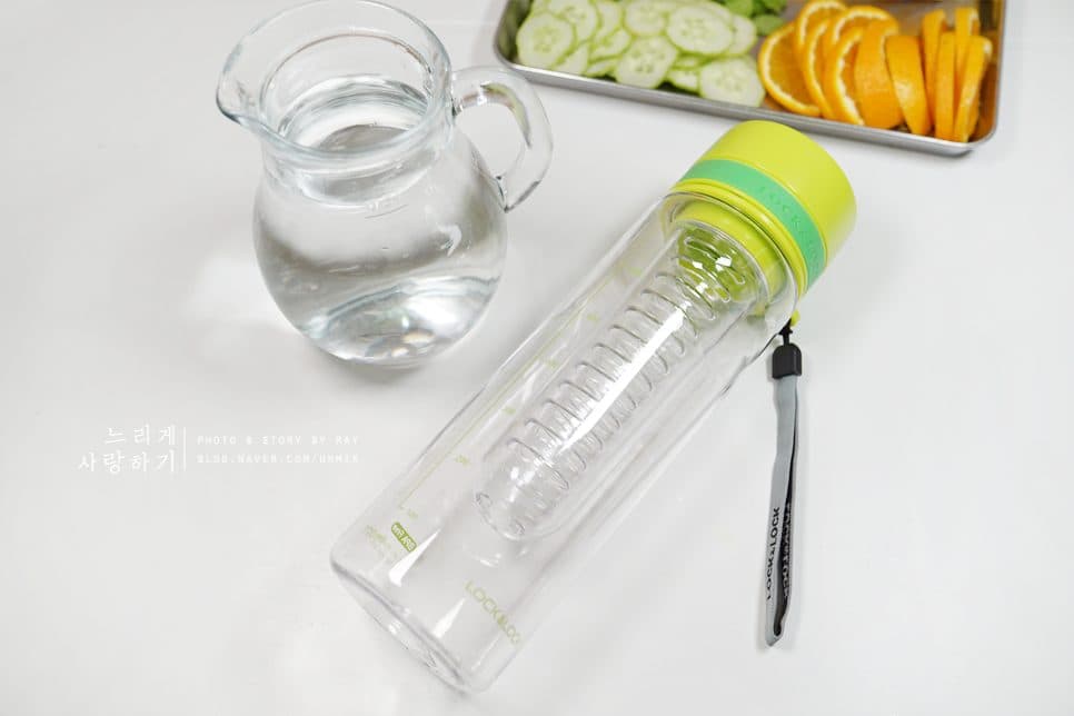 Bình nước cao cấp Lock&Lock 770ml HLC364, có lõi lọc trà, hoa quả detox